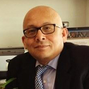 Dr. Ricardo Estrada